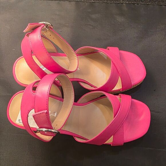 BRAND NEW SODA STRAPPY BLOCK HEEL OPEN TOE WOMENS SANDAL - Picture 10 of 16